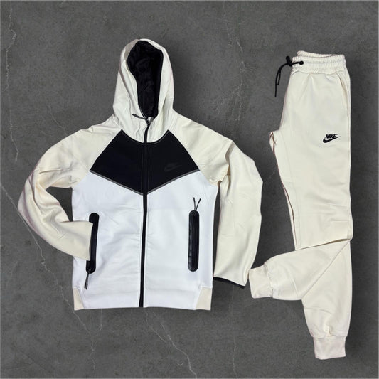 Σετ Nike Tech Fleece εκρού-μαύρο-λευκό